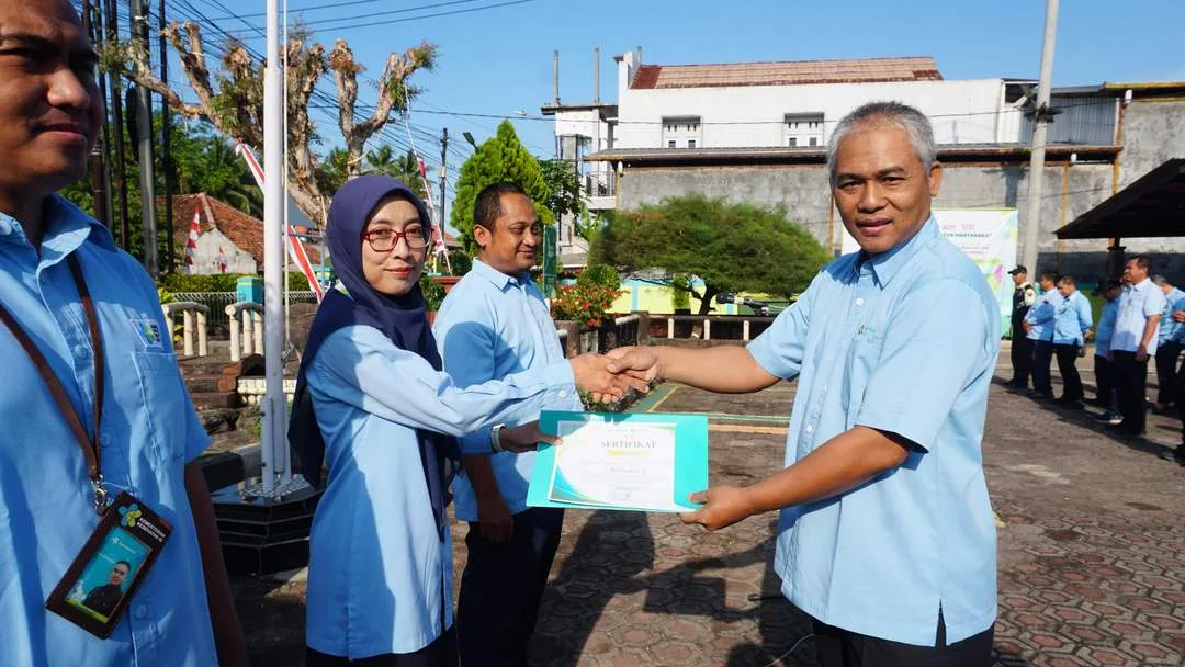 Dorong Semangat Berprestasi, Loka Labkesmas Pangandaran Apresiasi Pegawai dengan Kinerja Unggul
