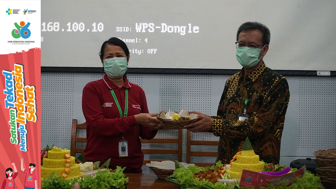 Potong Tumpeng Untuk Satukan Tekad Menuju Indonesia Sehat